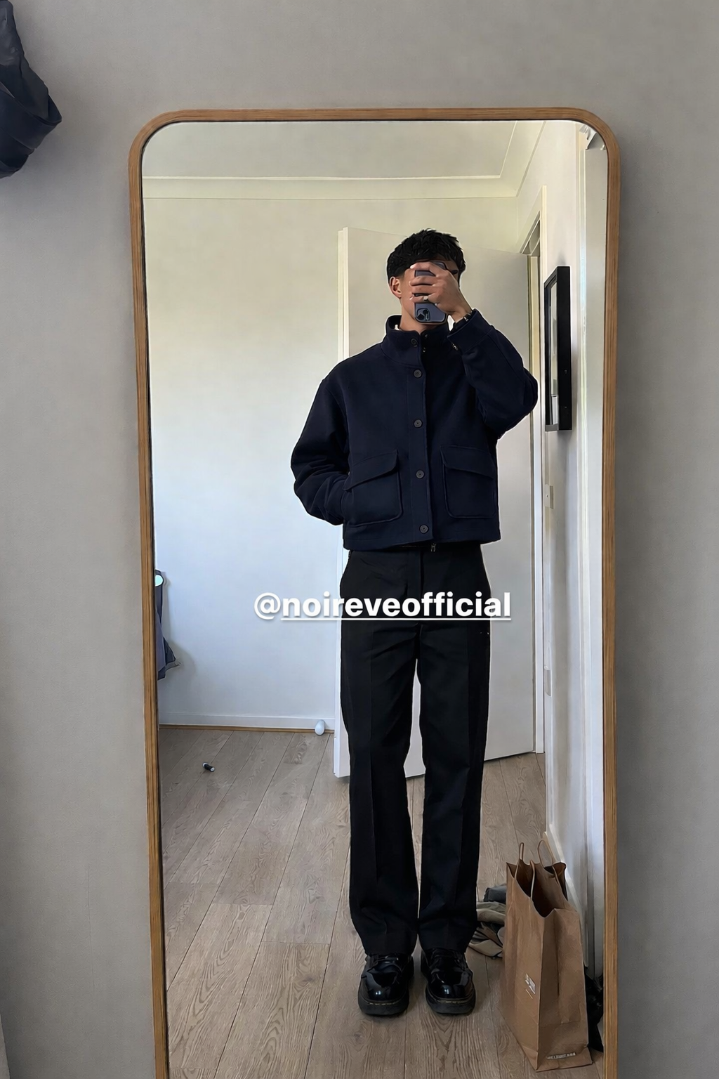 Customer wearing Noiréve