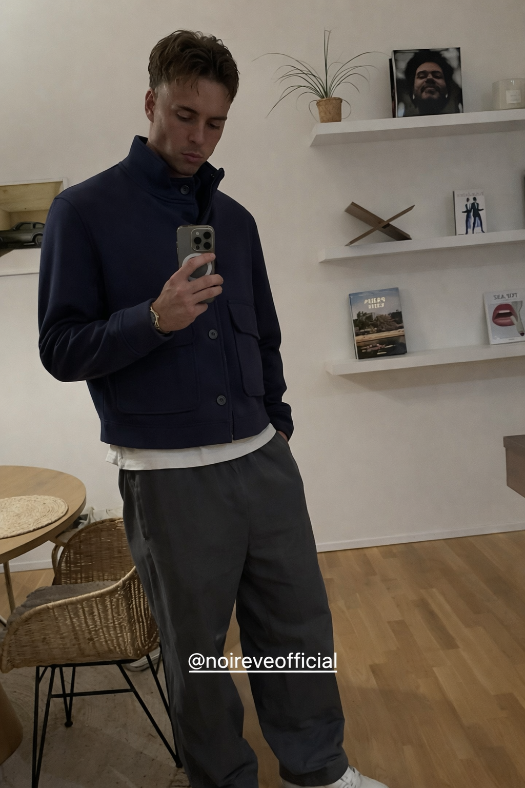 Customer wearing Noiréve