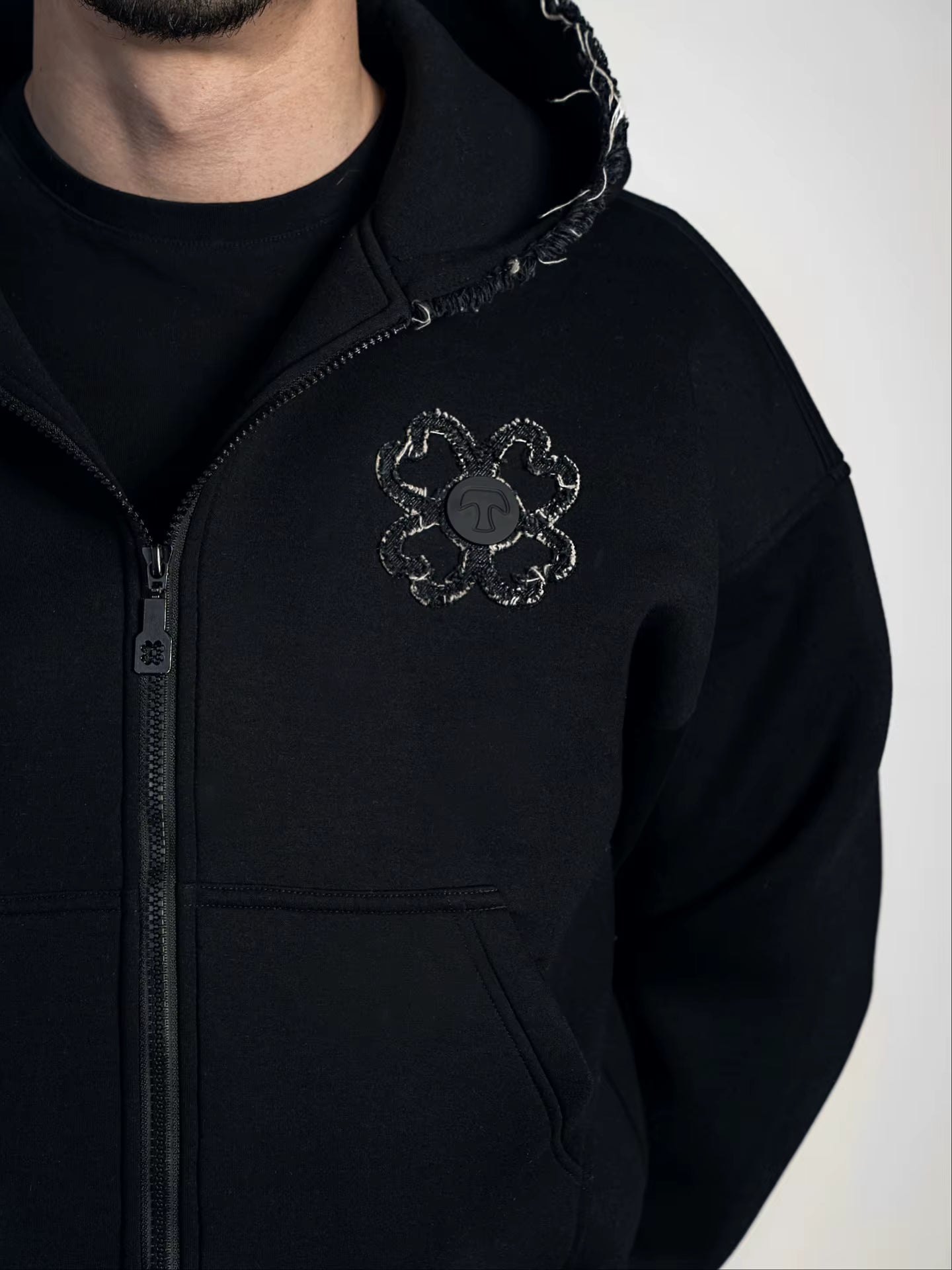 Noireve Clover Sweatsuit