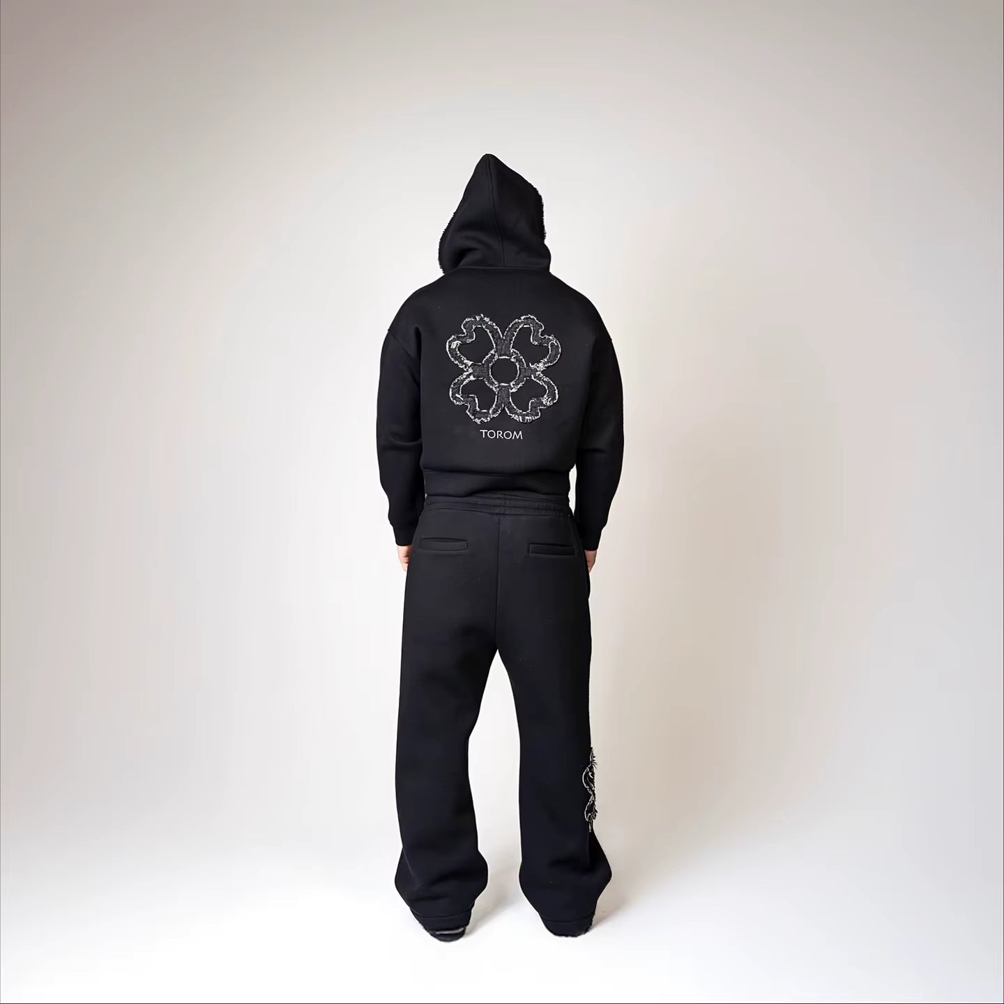 Noireve Clover Sweatsuit
